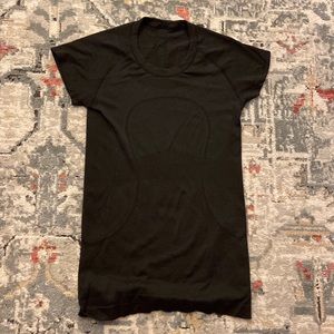 Size 4 black Lululemon top